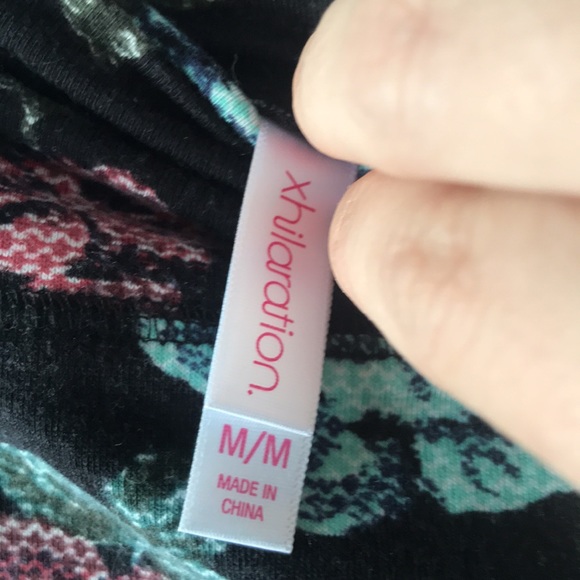 Floral Body Con / Stretchy Midi Skirt . Size Med. - Picture 6 of 7